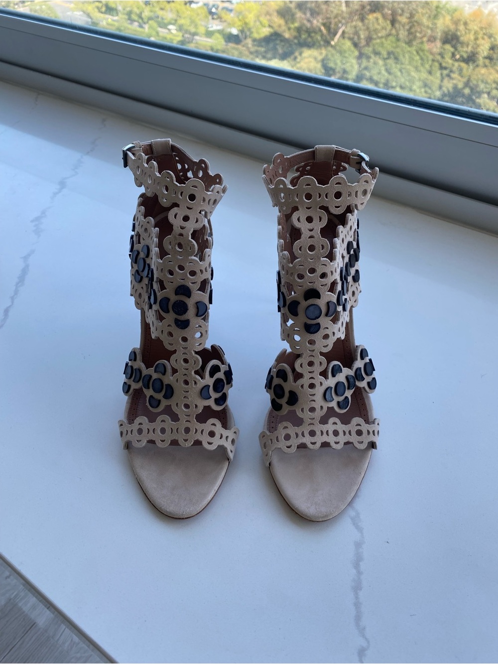 Alaia Laser-cut heel. Size 39.